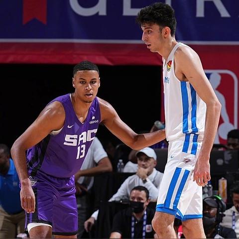 切特·霍姆格伦身高之谜，2米16的竹竿如何颠覆NBA