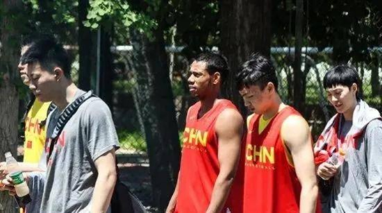 2018,中国男篮的转折之年,汗水、遗憾与新生的序章 2018,中国男篮的转折之年,汗水、遗憾与新生的序章